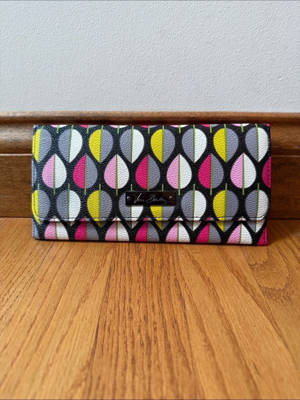 Vera Bradley Moon Drops Trifold Wallet Lots of Card Slots Magnetic Closure - Picture 1 of 9